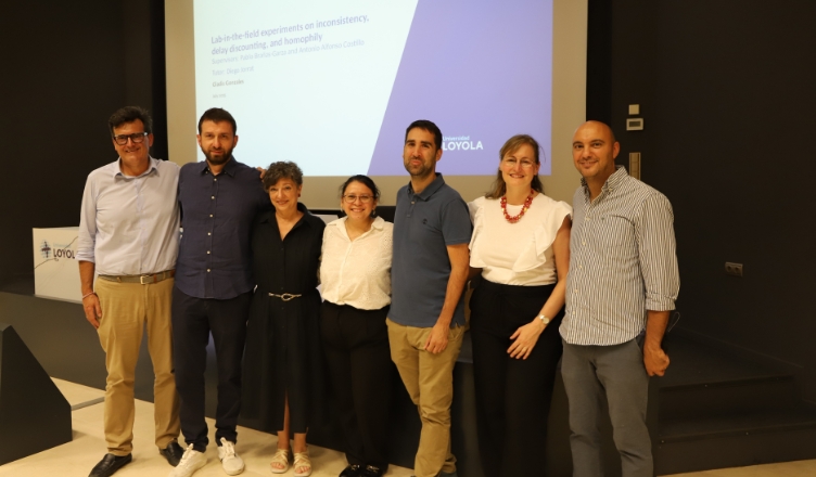 Una tesis defendida en la Universidad Loyola estudia las preferencias de los adolescentes mediante experimentos económicos